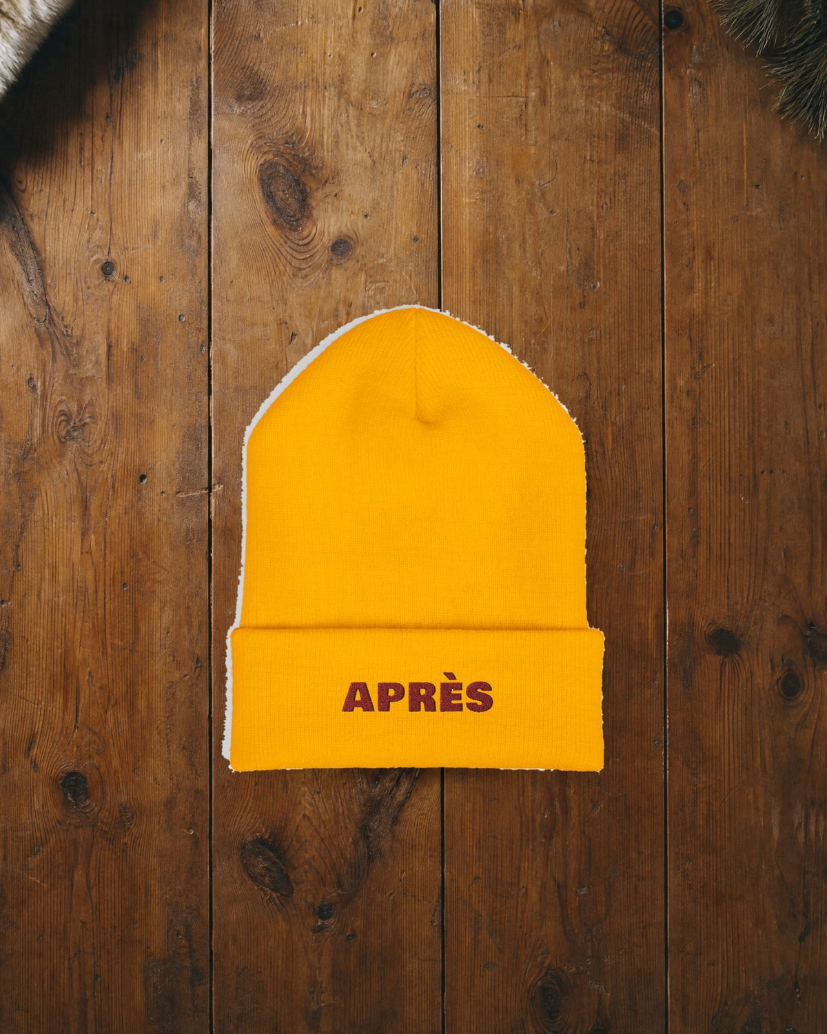Après Beanie in Gold, styled