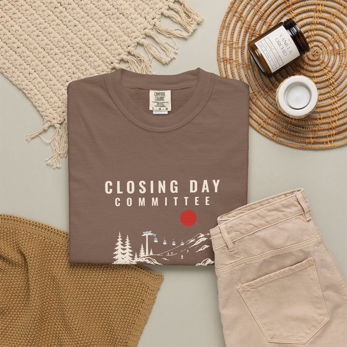 Closing Day Committee Tee in Espresso, fabric and print detail