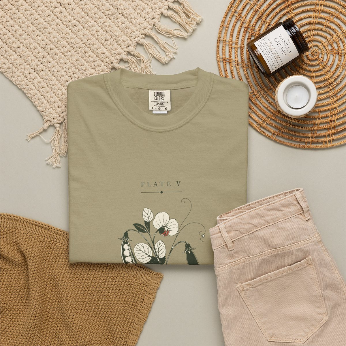 Garden Pea Plate Tee in Khaki, fabric and print detail