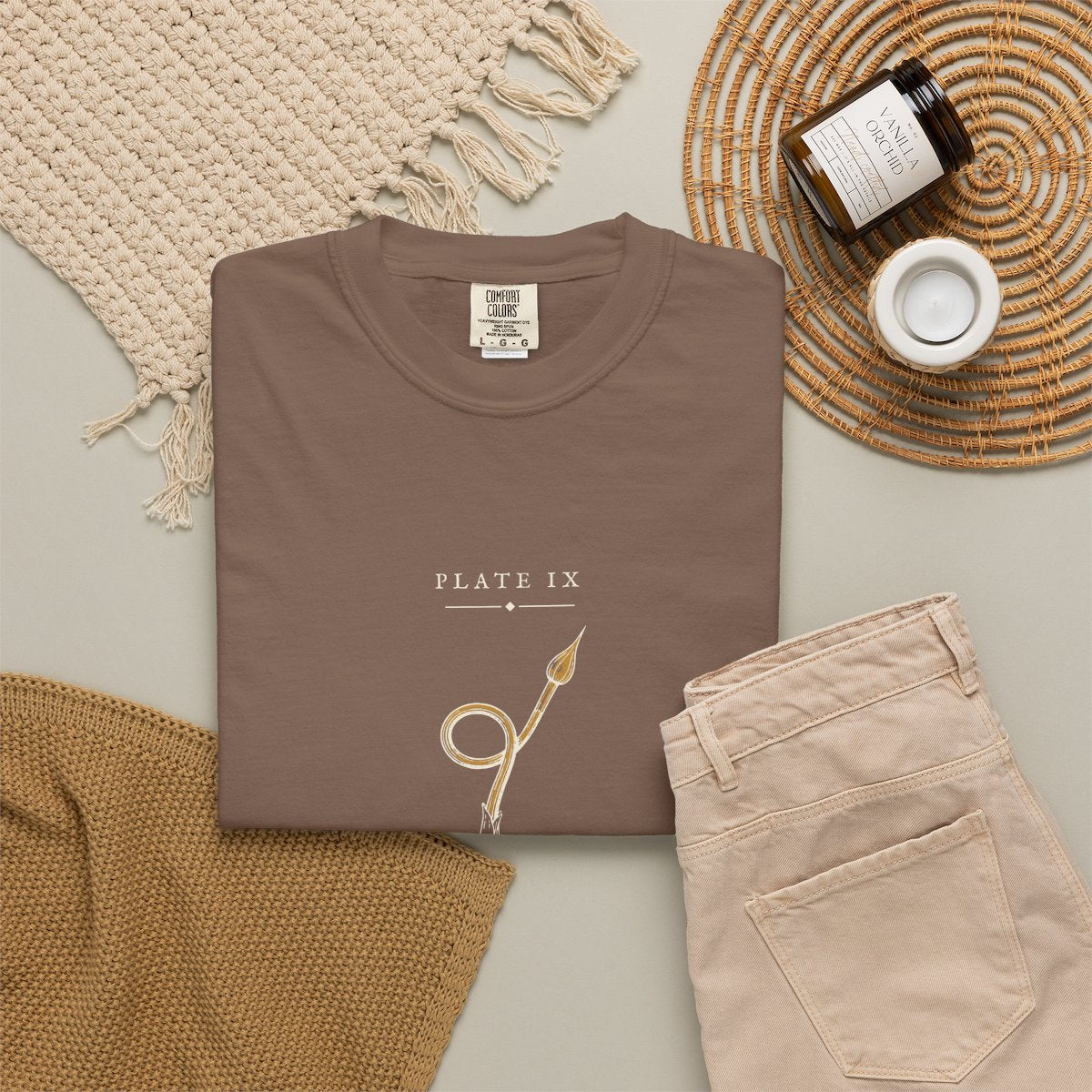 Garlic Plate Tee in Espresso, fabric and print detail