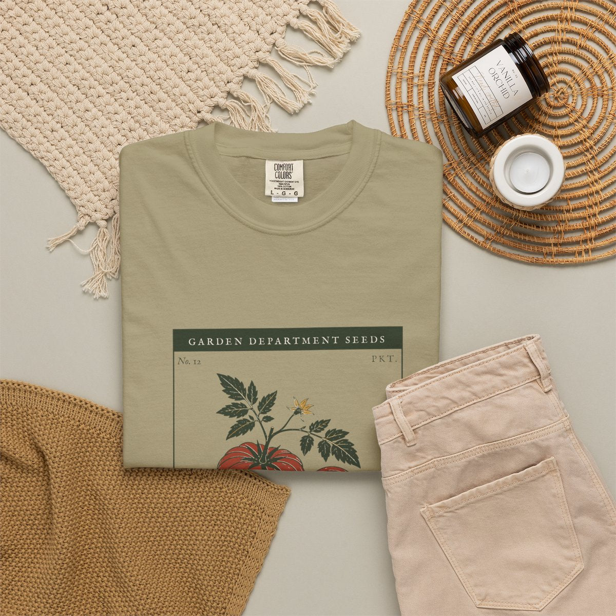 Heirloom Tomato Tee in Khaki, fabric and print detail