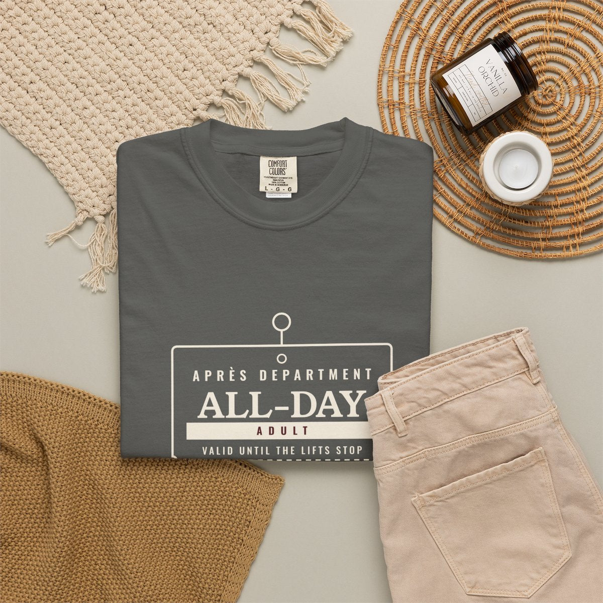 Lift Ticket Tee in Pepper, fabric and print detail