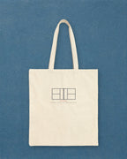 Net Line Tote in Natural, styled