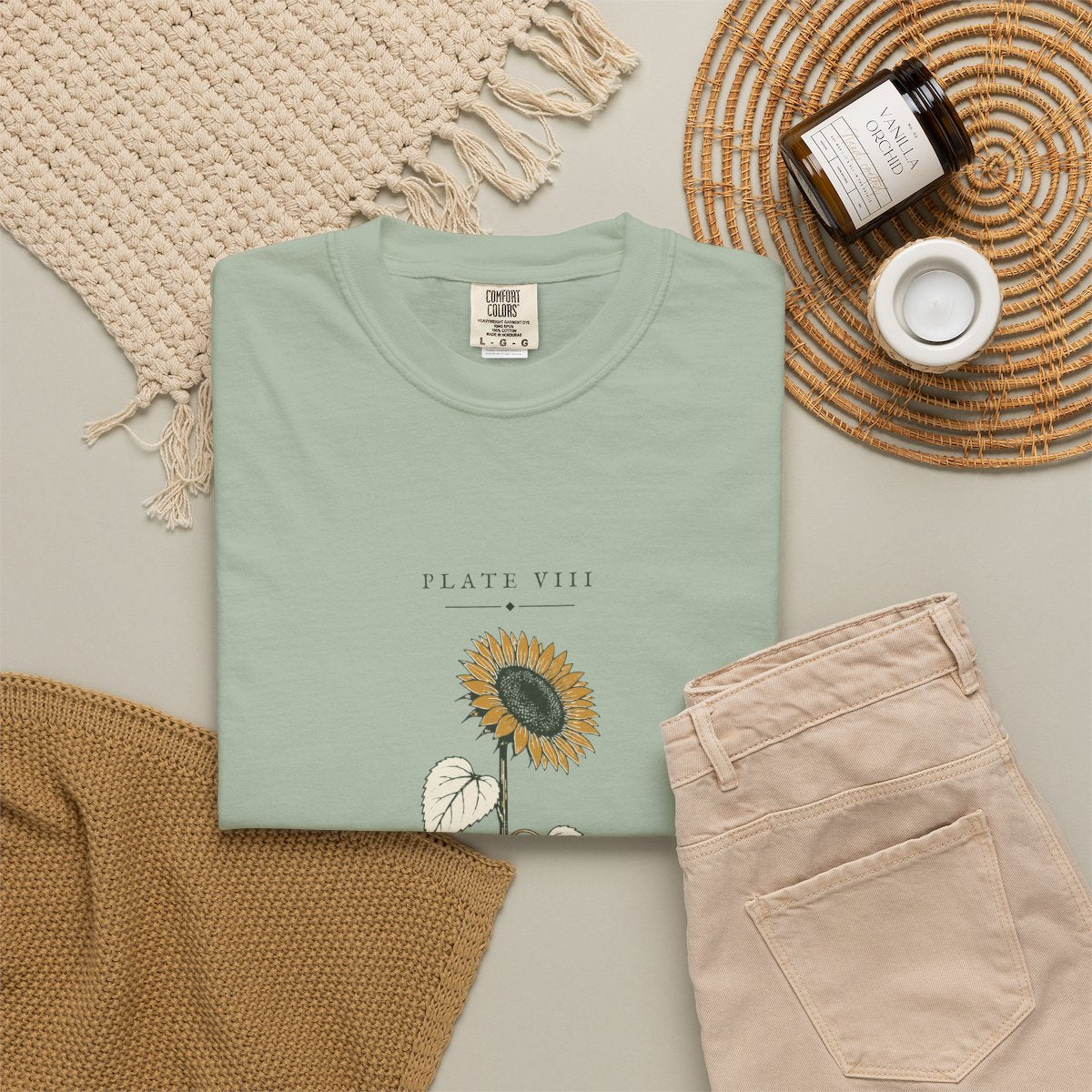 Sunflower Plate Tee in Bay, fabric and print detail