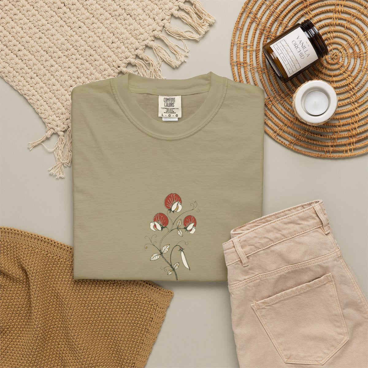 Sweet Peas Tee in Khaki, fabric and print detail