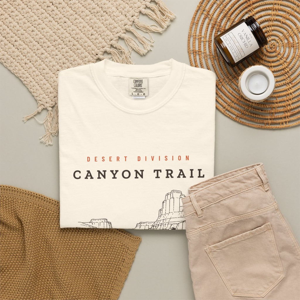 Canyon Trail Tee in Ivory, fabric and print detail