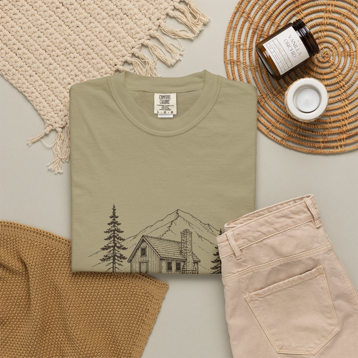 Mountain Hut Tee in Khaki, fabric and print detail