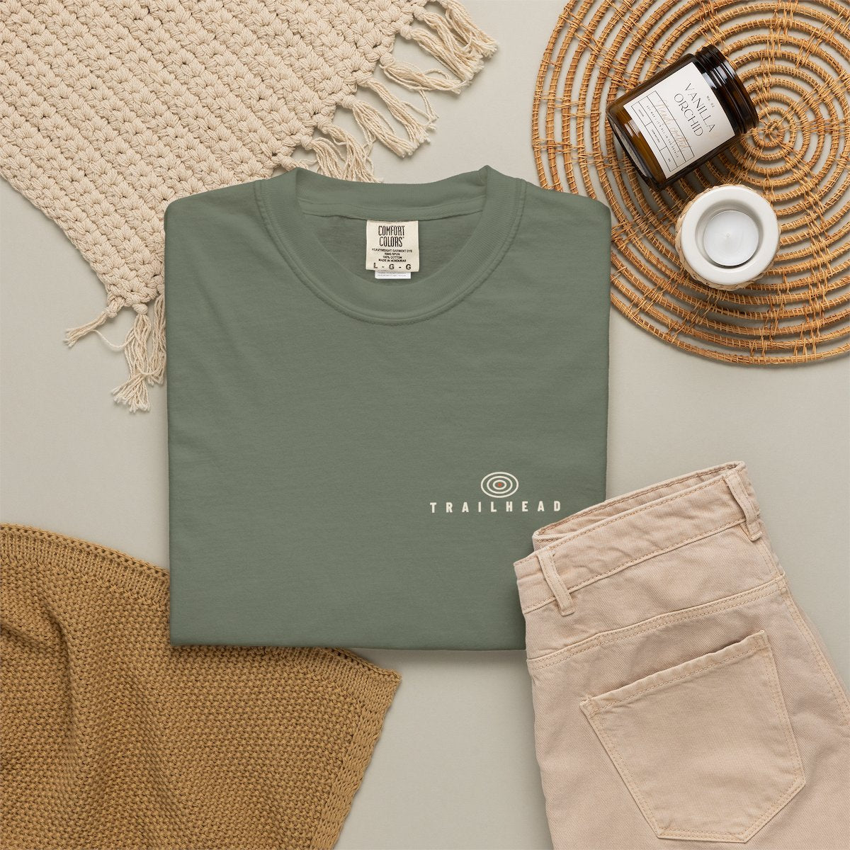Contour Pocket Tee in Moss, fabric and print detail