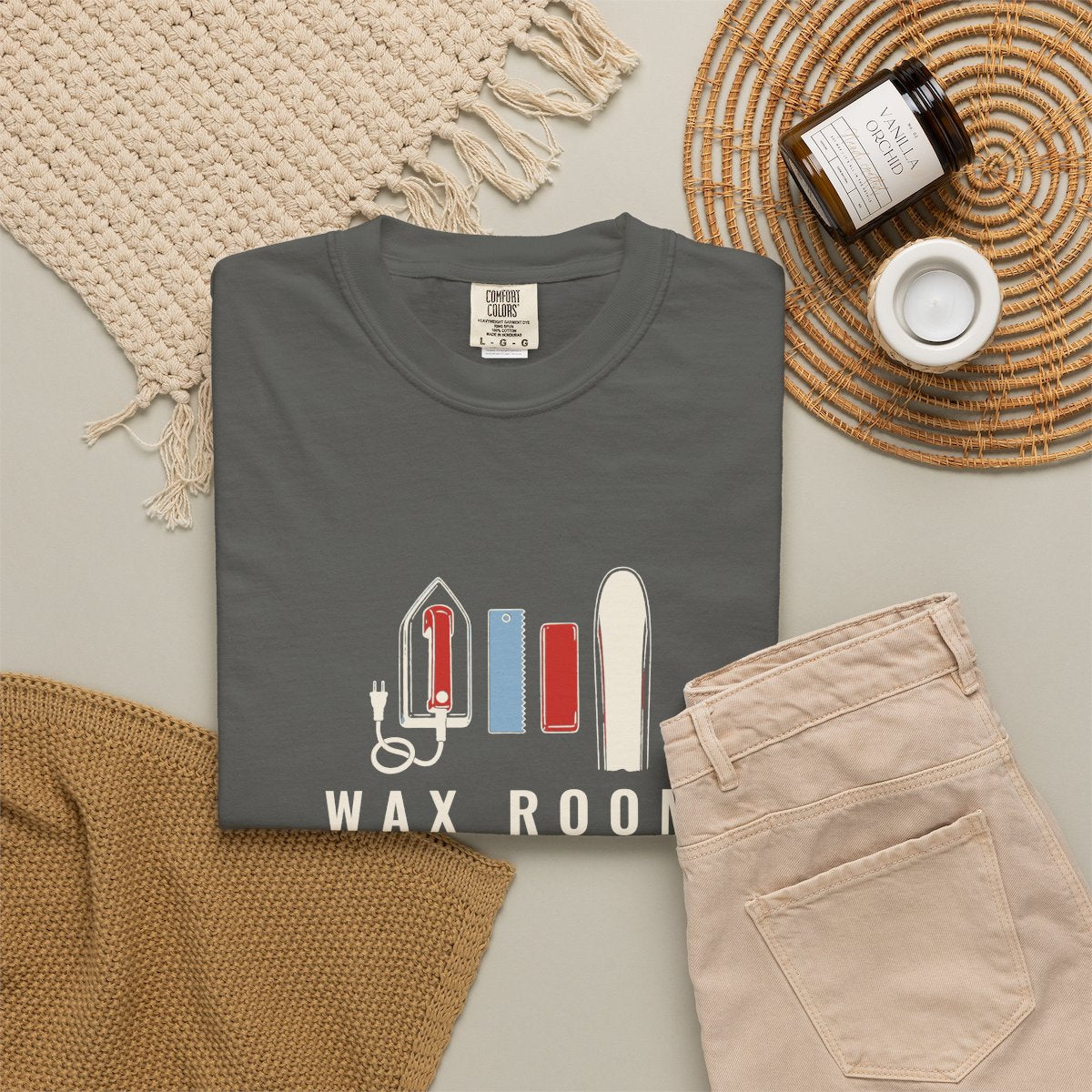 Wax Room Tee in Pepper, fabric and print detail